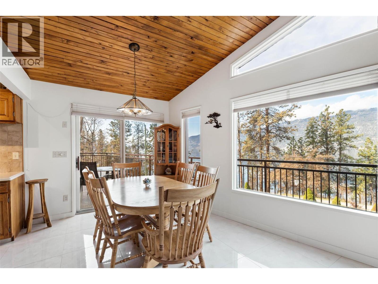 9983 Okanagan Centre Road W, Lake Country