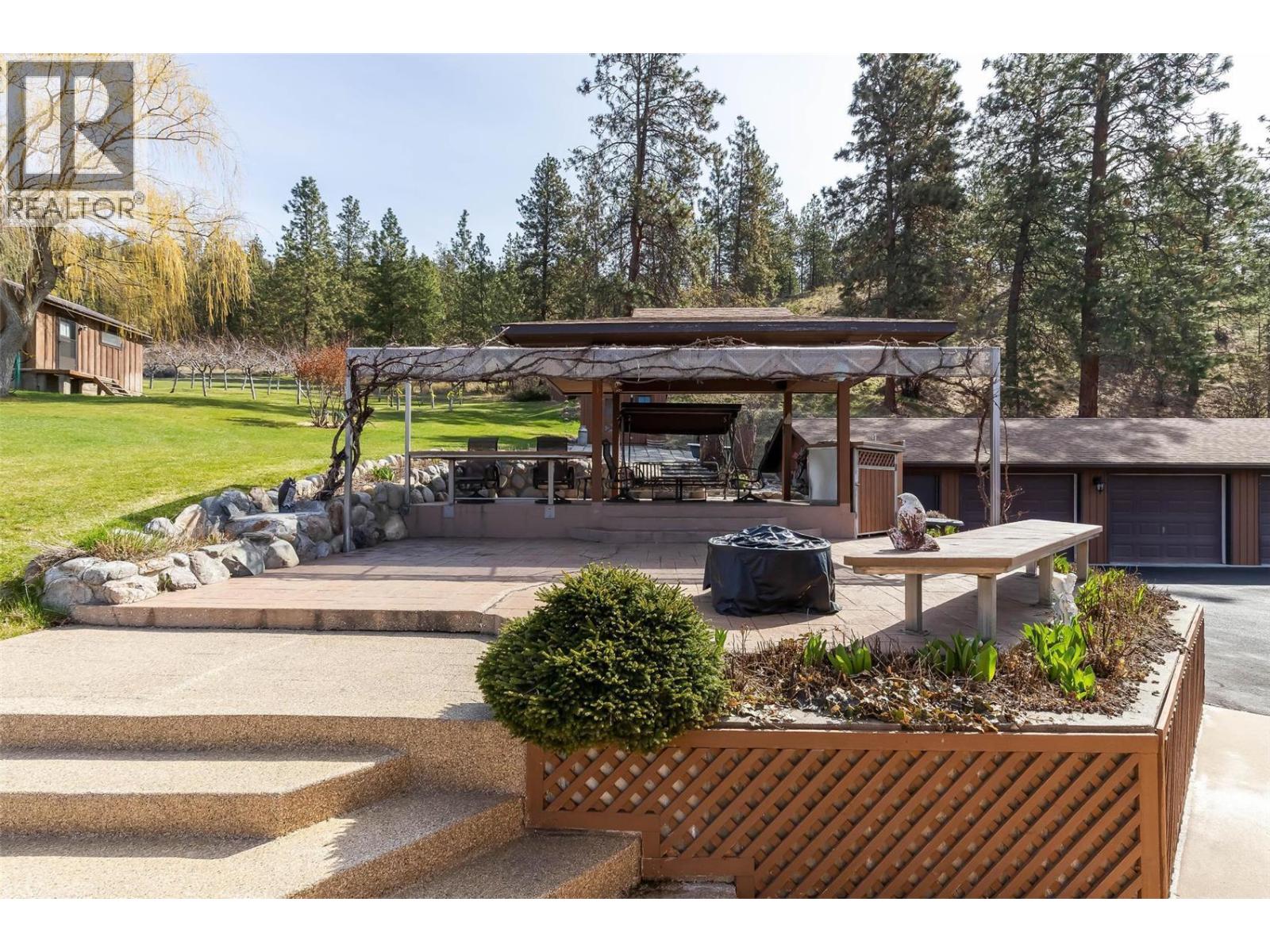 9983 Okanagan Centre Road W, Lake Country