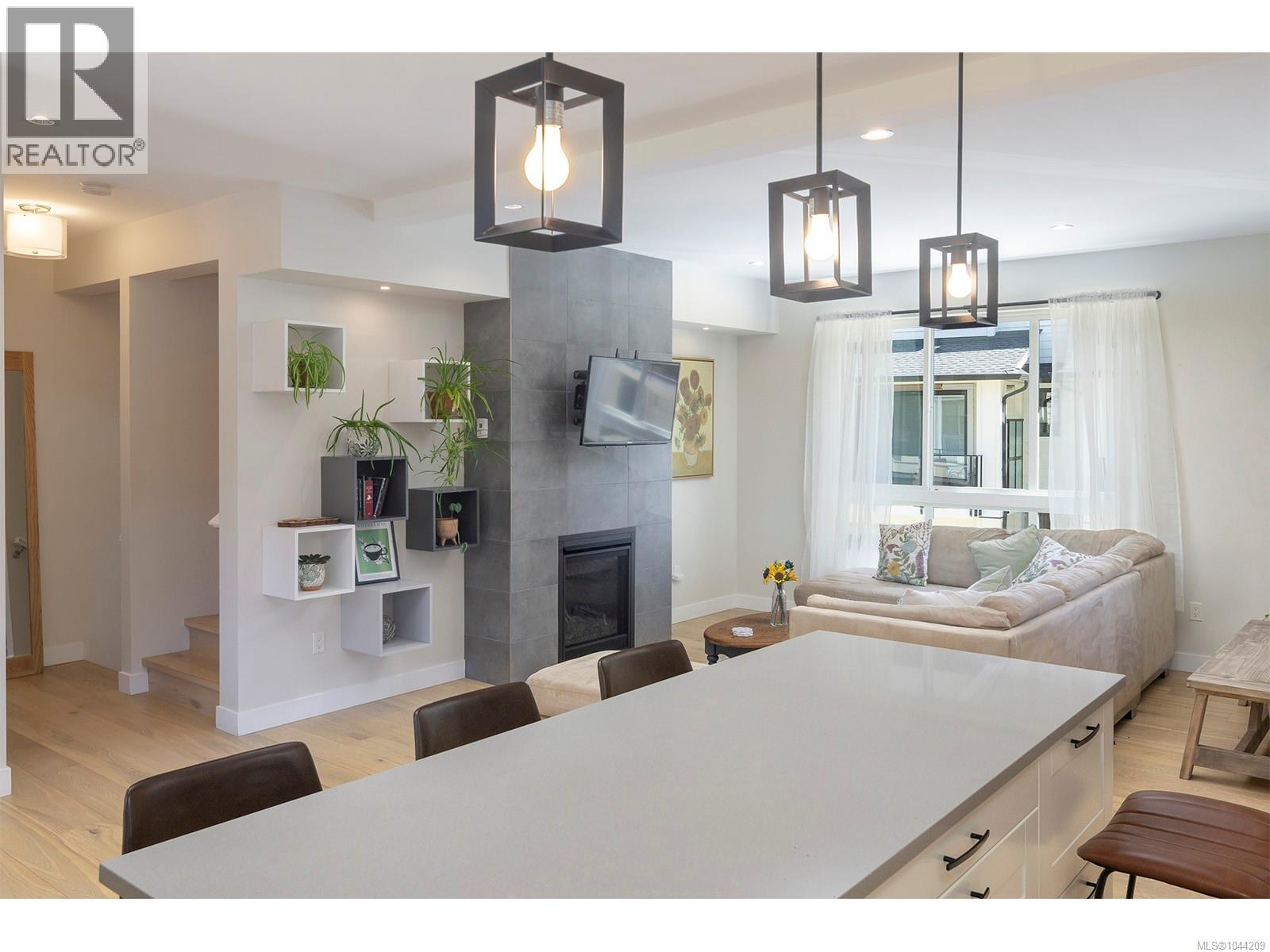 2835 Turnstyle Cres - 7