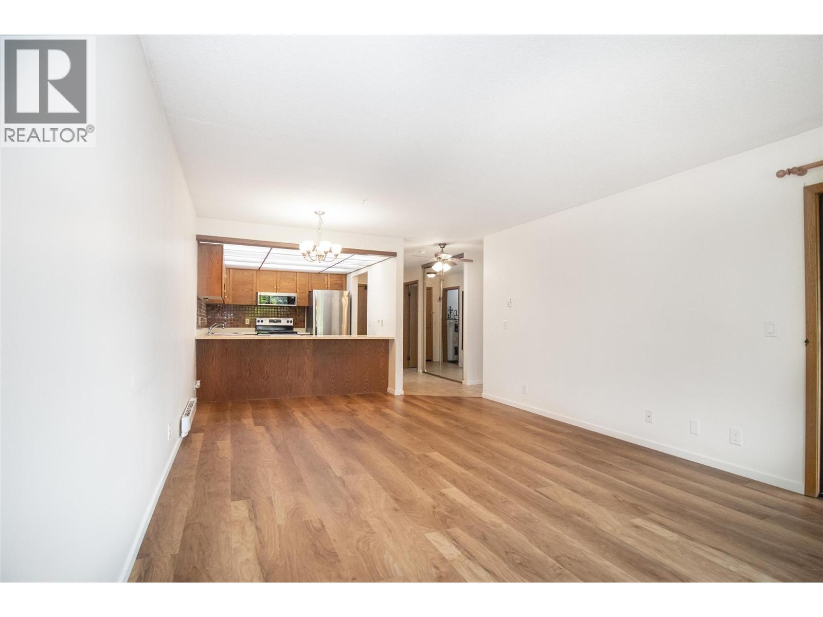 303 1075 Bernard Avenue, Kelowna