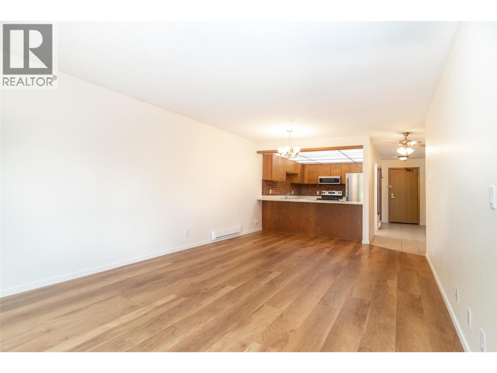 303 1075 Bernard Avenue, Kelowna