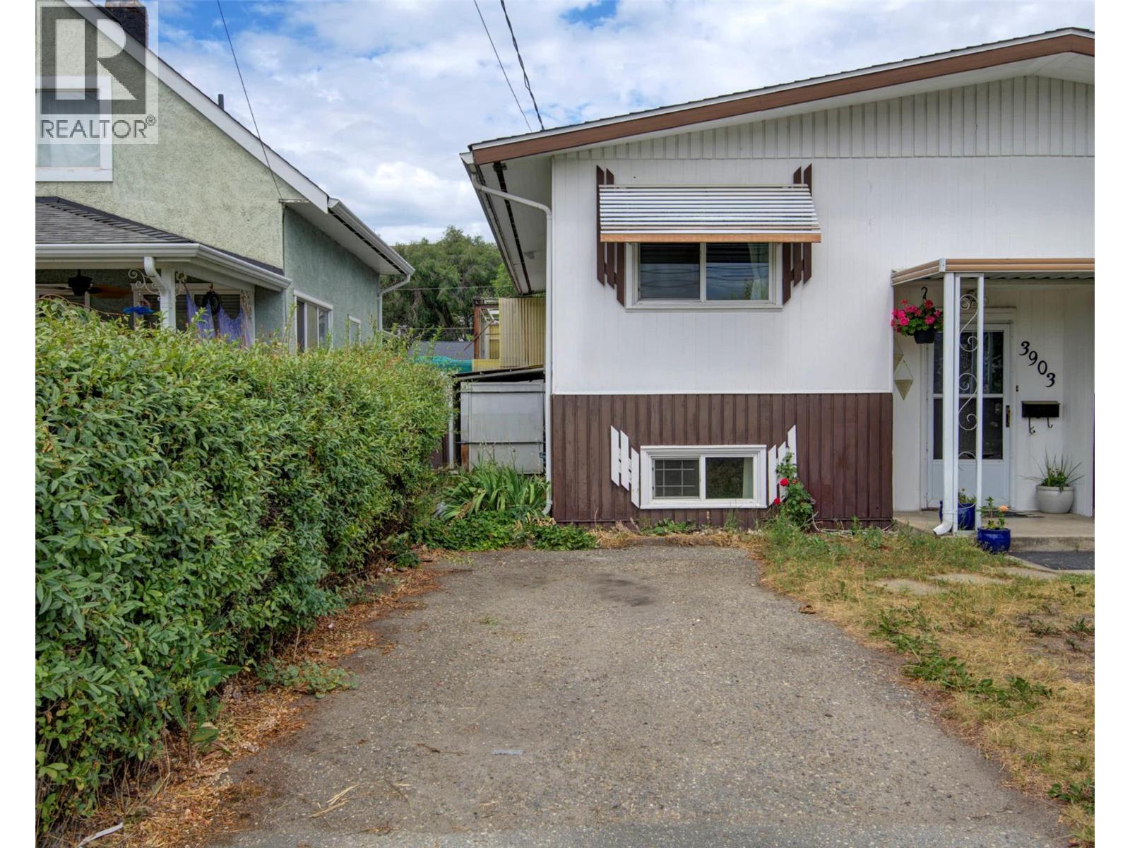 3903 27 Avenue - 43