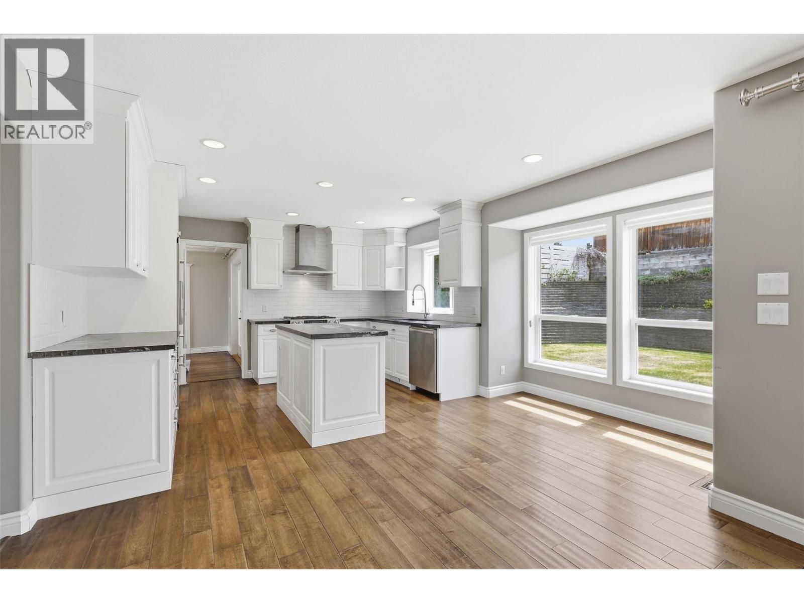 2076 MUIRFIELD Road - Image 8