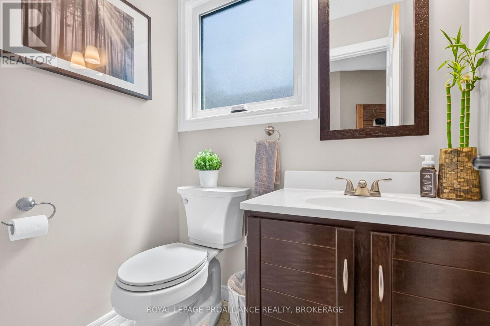24 BALMORAL COURT - 6
