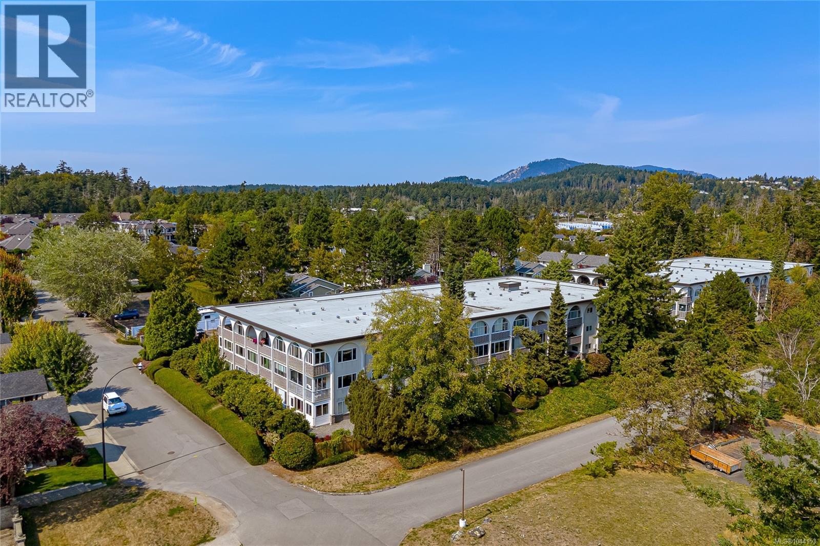 #212 2040 White Birch Rd - 24