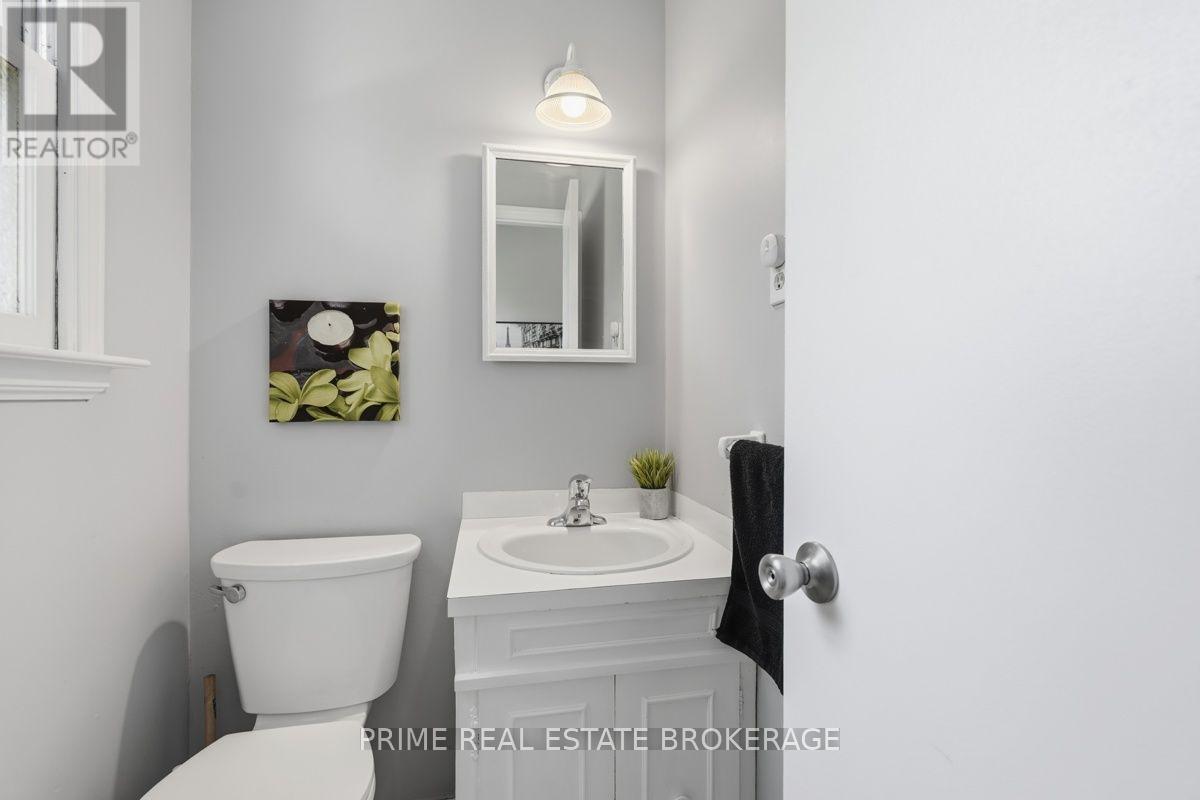 686 BARCLAY ROAD - Image 20