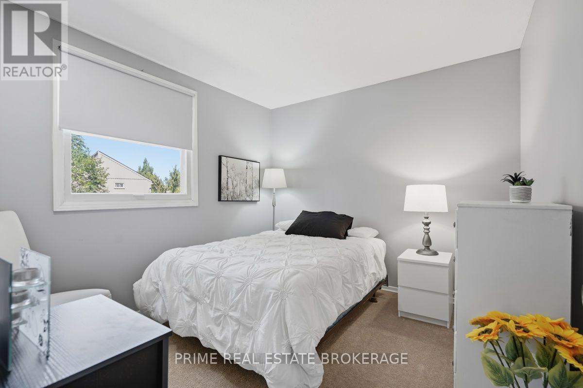 686 BARCLAY ROAD - Image 29
