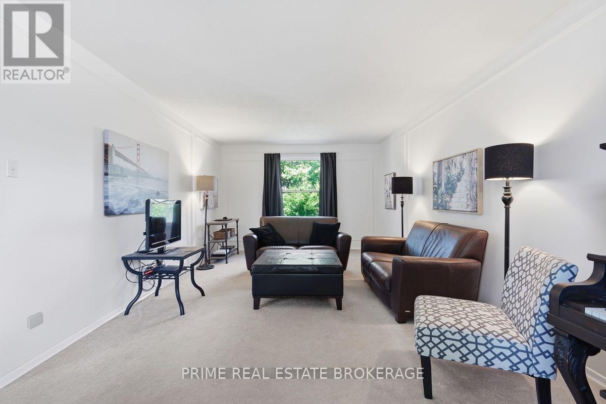 686 BARCLAY ROAD - Image 6