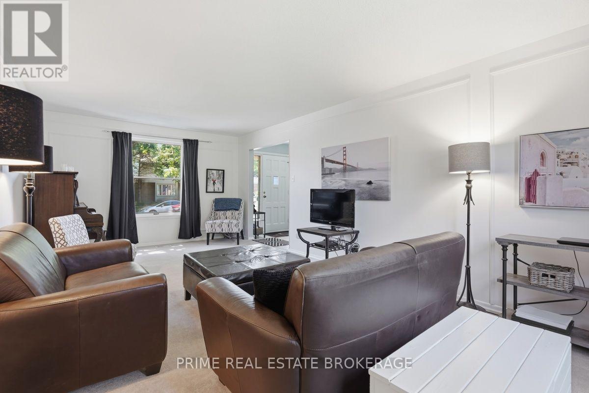 686 BARCLAY ROAD - 7
