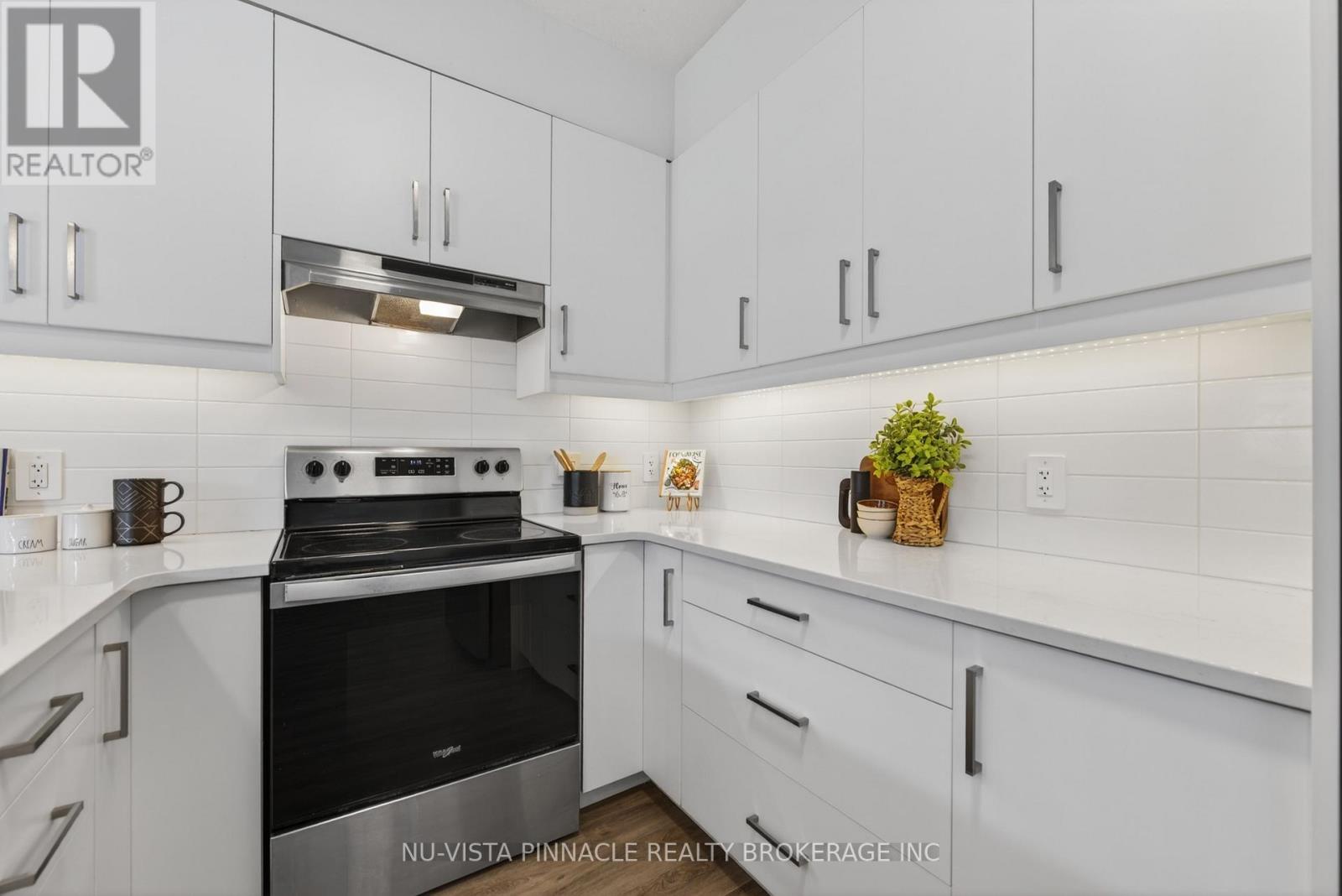 #39 3635 SOUTHBRIDGE AVENUE - 12