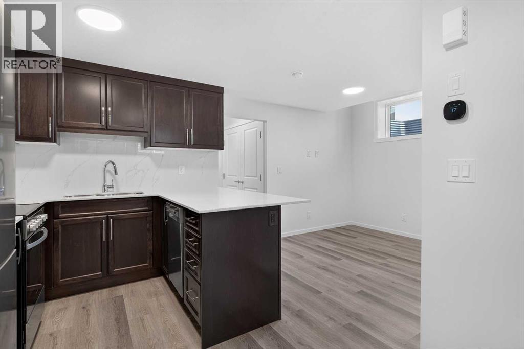 110 Yorkstone Villas SW - 32