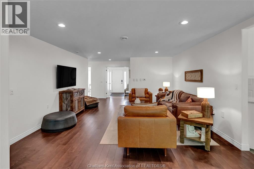 9053 Indian Creek LINE East - Image 16