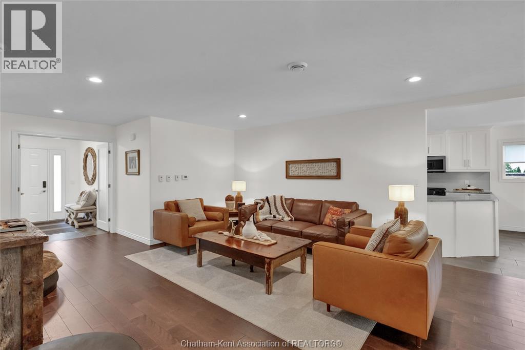 9053 Indian Creek LINE East - Image 18