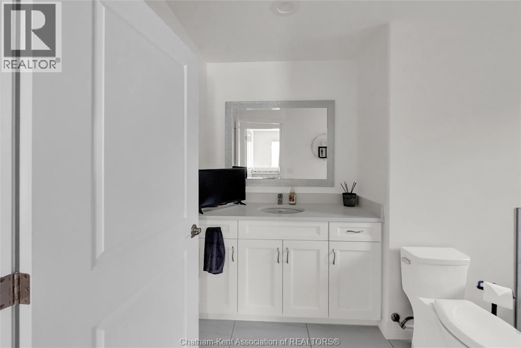 9053 Indian Creek LINE East - 23