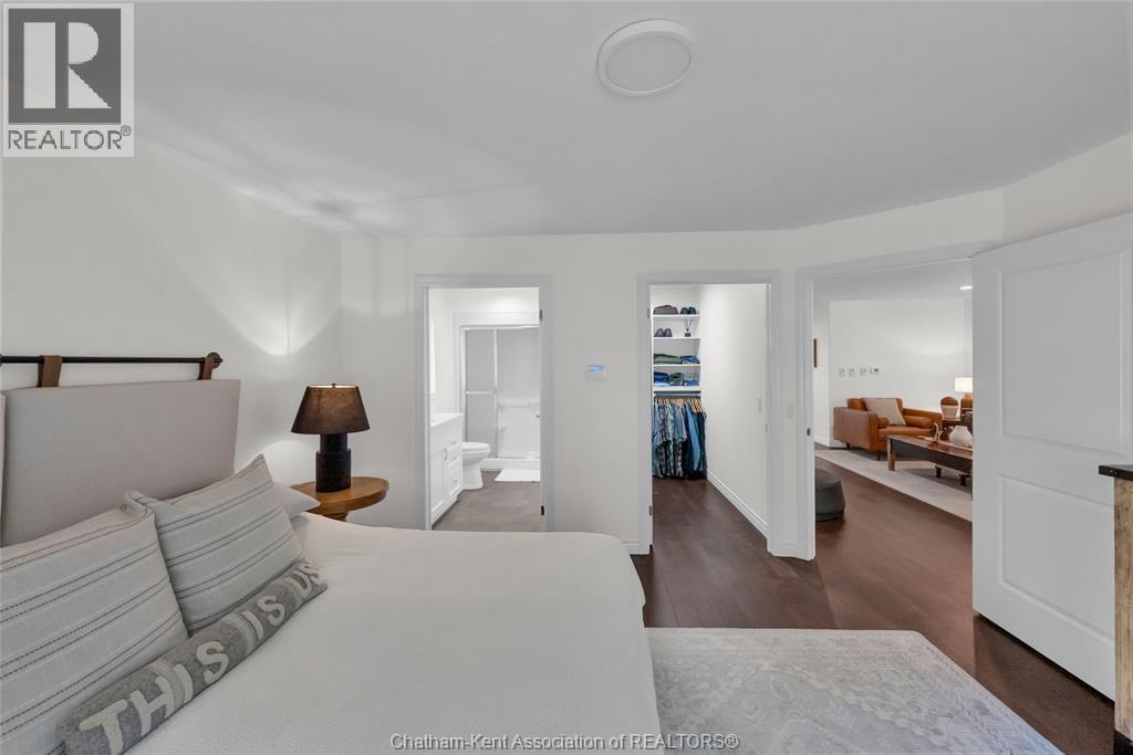 9053 Indian Creek LINE East - Image 28