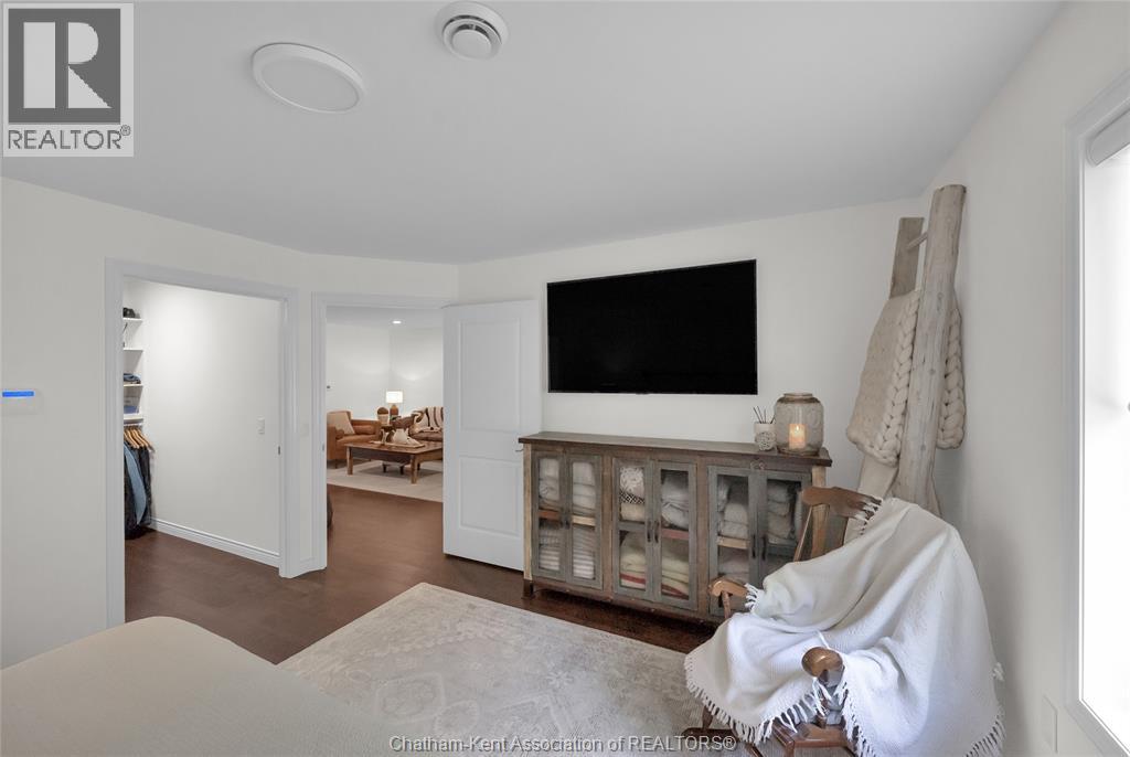 9053 Indian Creek LINE East - 29