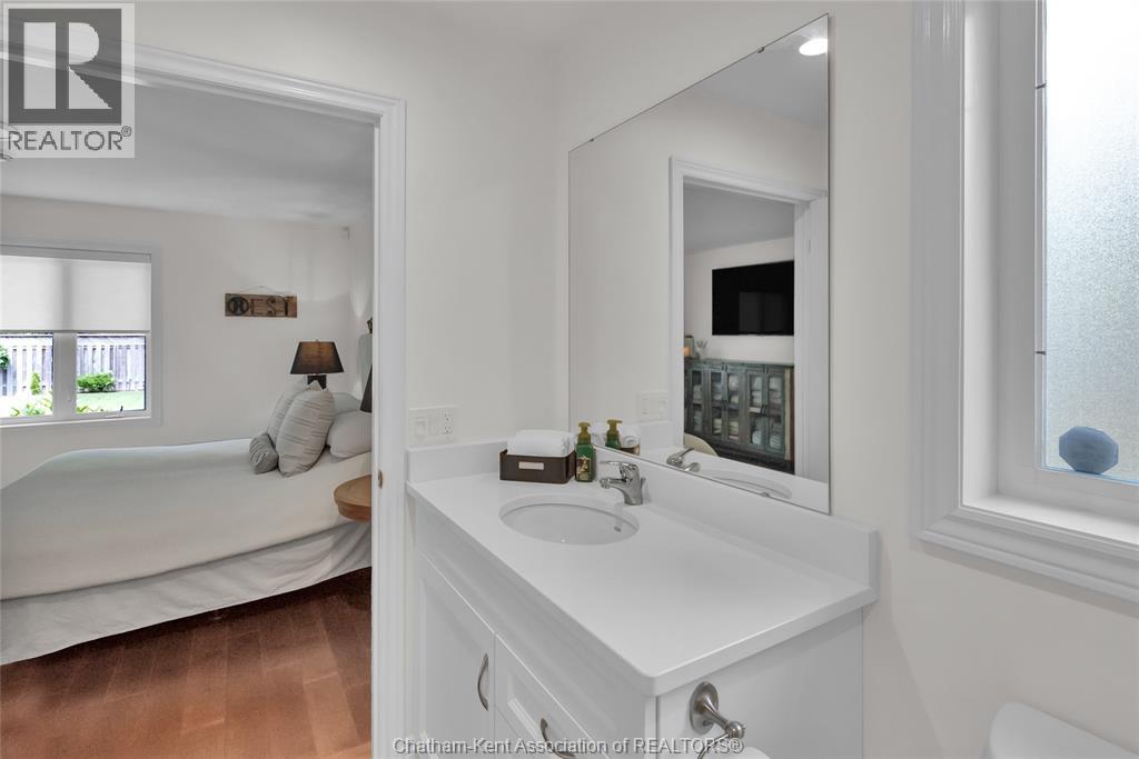 9053 Indian Creek LINE East - 32