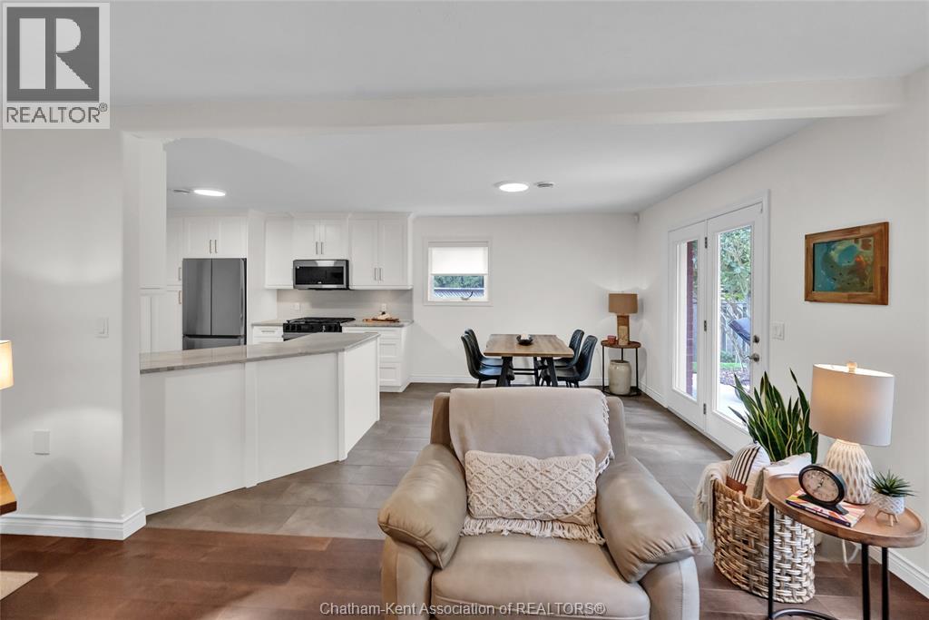 9053 Indian Creek LINE East - Image 34