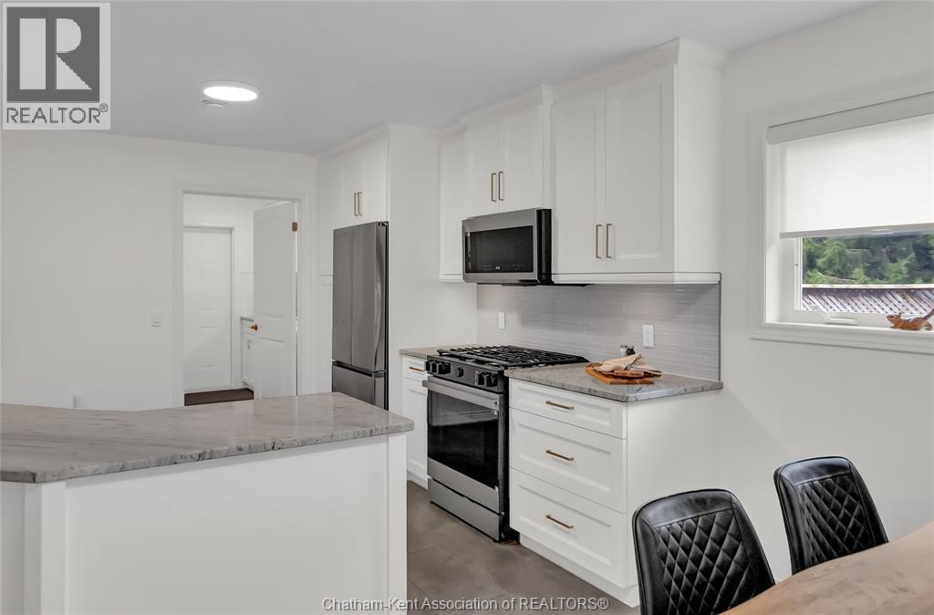 9053 Indian Creek LINE East - Image 38