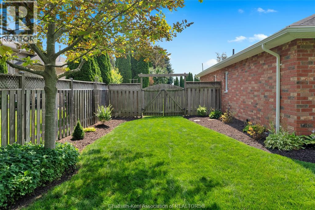 9053 Indian Creek LINE East - Image 9