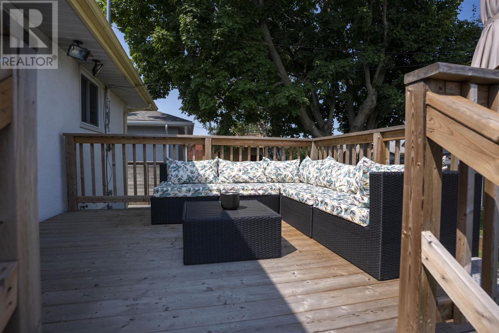 139 Churchill DR W - Image 29