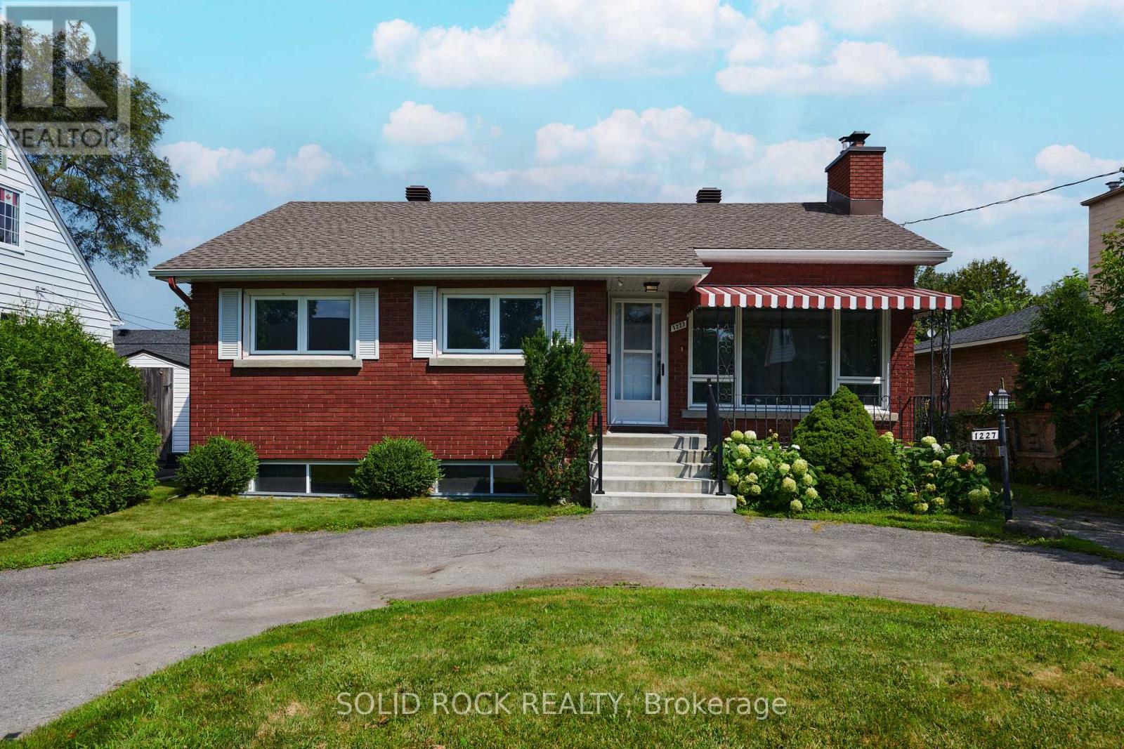 Bungalow on 50x100 lot