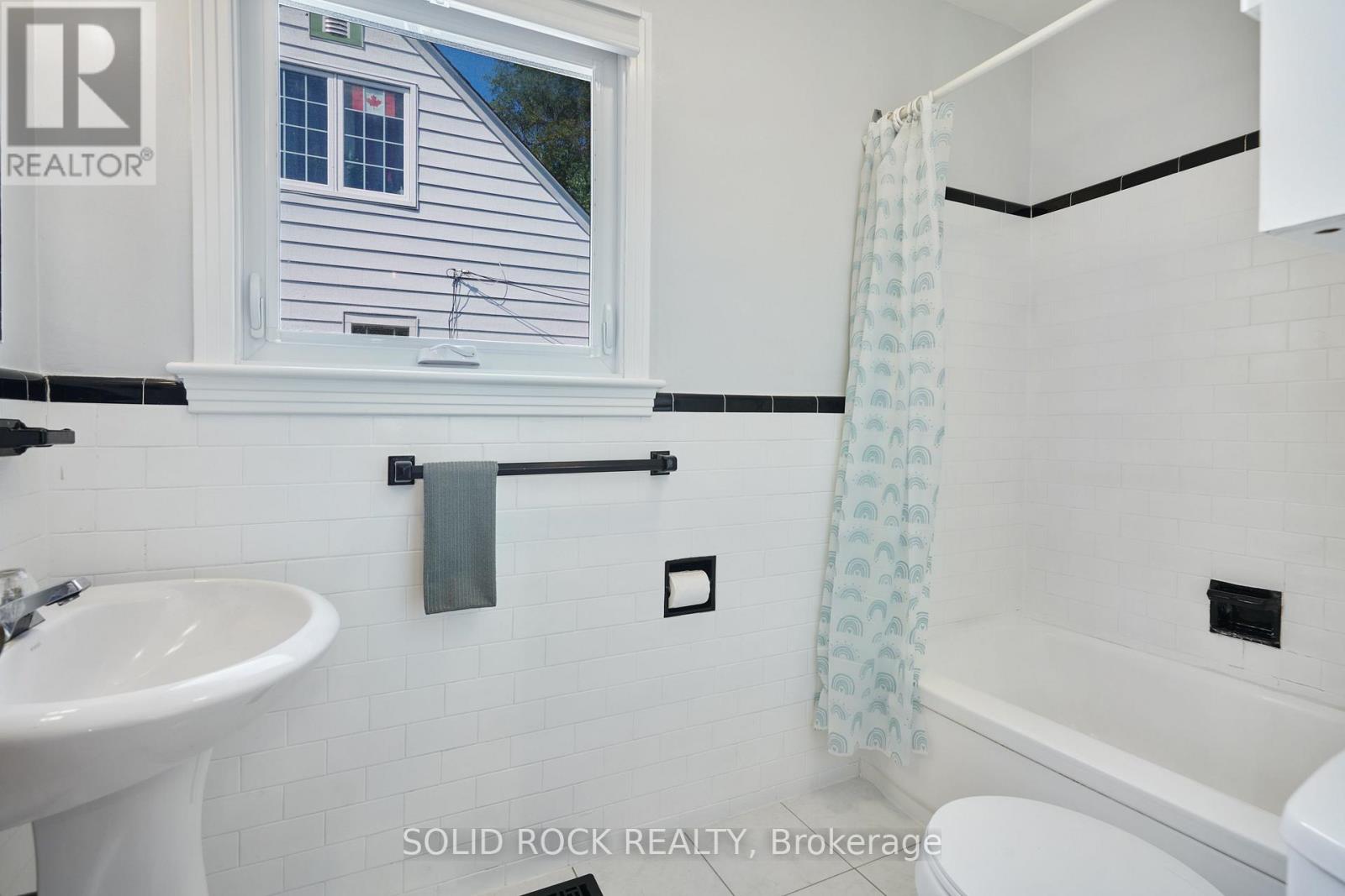 4 Bed, 2 Bath House for Sale in Ottawa – 1227 PORTLAND AVENUE, Ottawa – MLS# X13650110 - Image 15