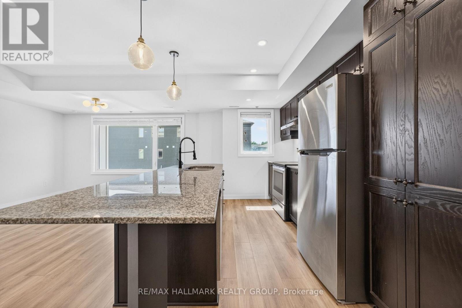 2 Bed, 2 Bath House for Sale in Ottawa – 575 TAKAMOSE PRIVATE, Ottawa – MLS# X13650160 - Image 16