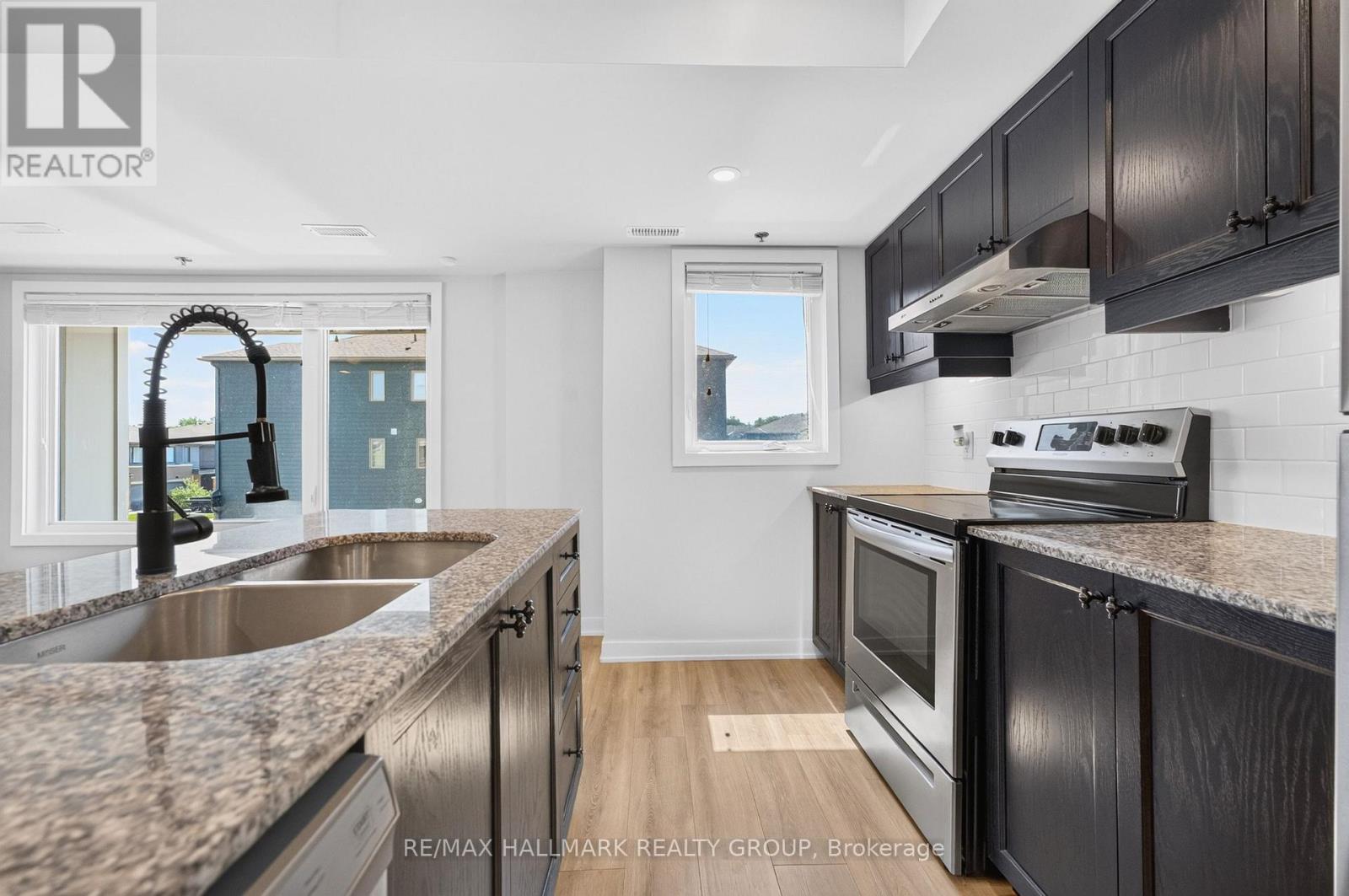 2 Bed, 2 Bath House for Sale in Ottawa – 575 TAKAMOSE PRIVATE, Ottawa – MLS# X13650160 - Image 20