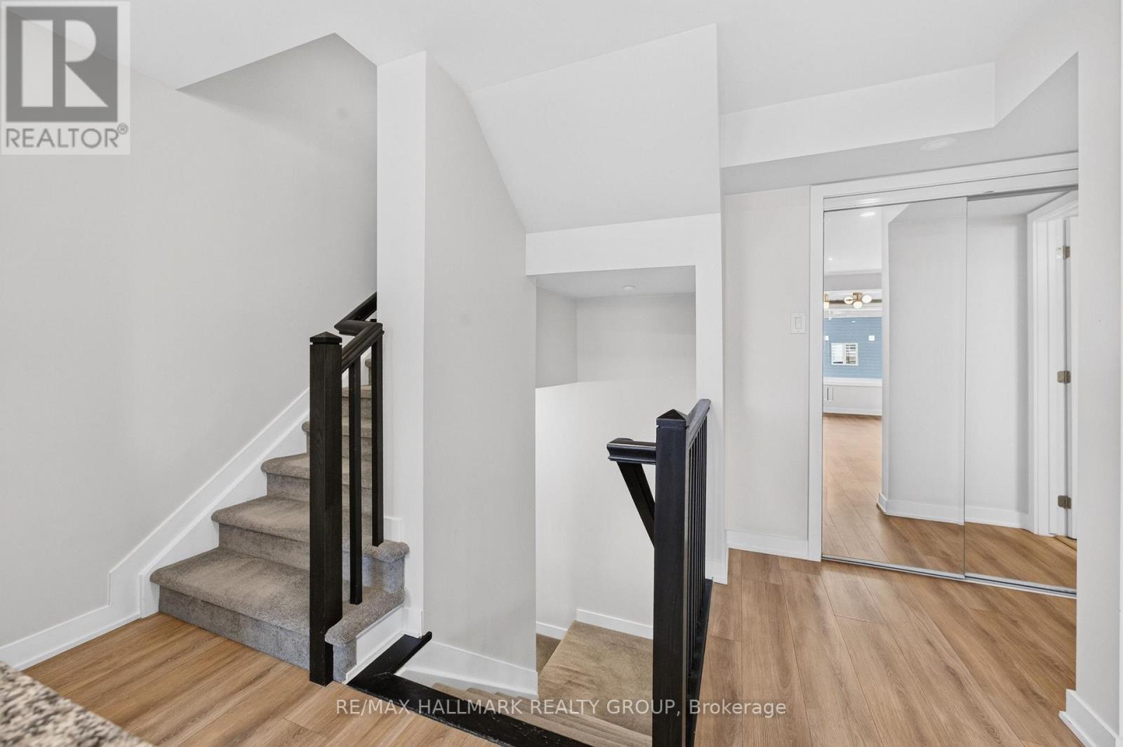 2 Bed, 2 Bath House for Sale in Ottawa – 575 TAKAMOSE PRIVATE, Ottawa – MLS# X13650160 - Image 27