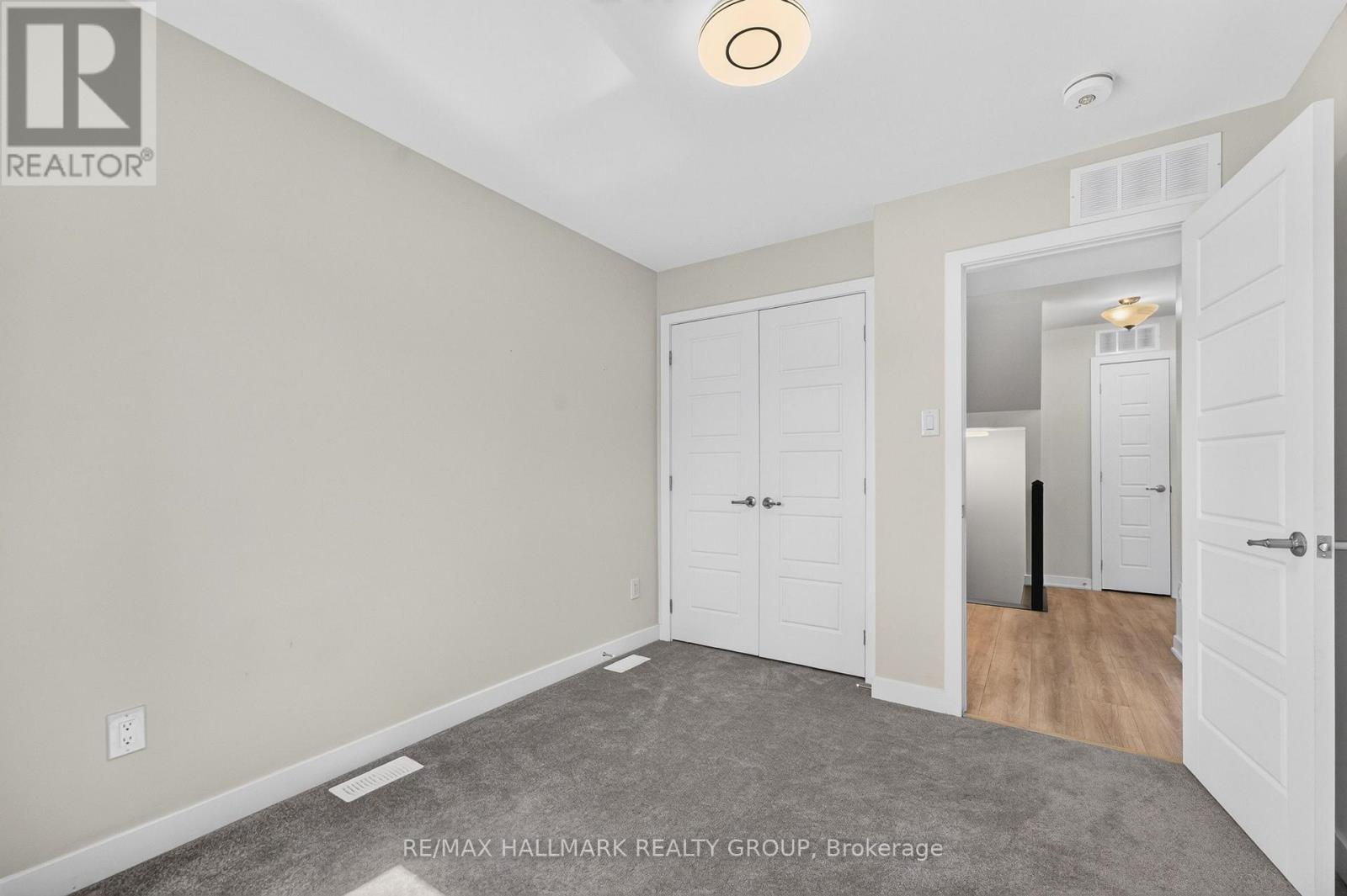 2 Bed, 2 Bath House for Sale in Ottawa – 575 TAKAMOSE PRIVATE, Ottawa – MLS# X13650160 - Image 39