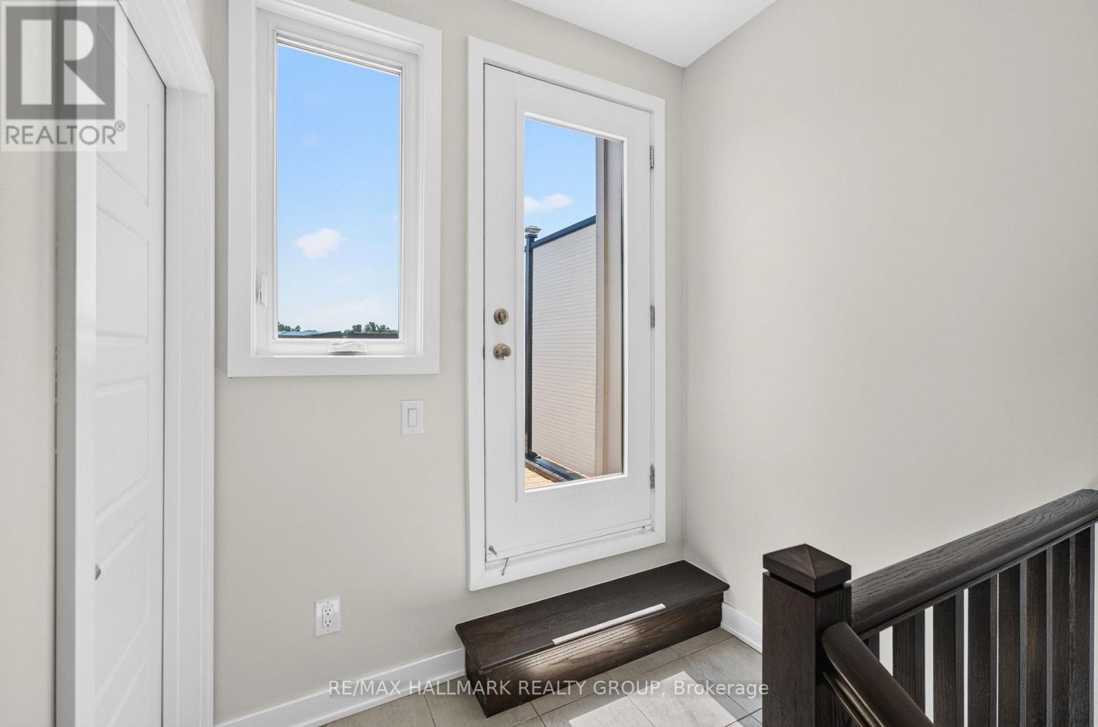 2 Bed, 2 Bath House for Sale in Ottawa – 575 TAKAMOSE PRIVATE, Ottawa – MLS# X13650160 - Image 41
