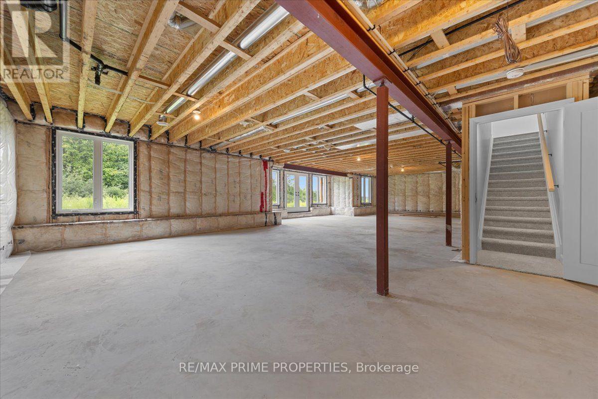 465 PIONEER ROAD - Image 32