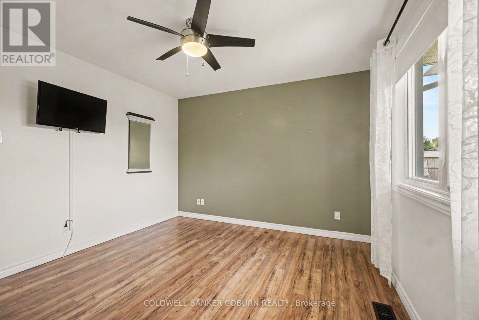 127 ELIZABETH DRIVE - 25