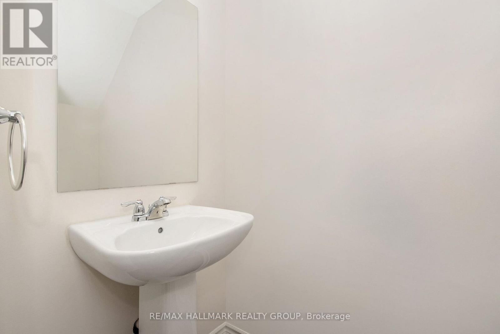 2 Bed, 2 Bath House for Rent in Ottawa – 284 ZENITH PRIVATE, Ottawa – MLS# X13650304 - Image 9