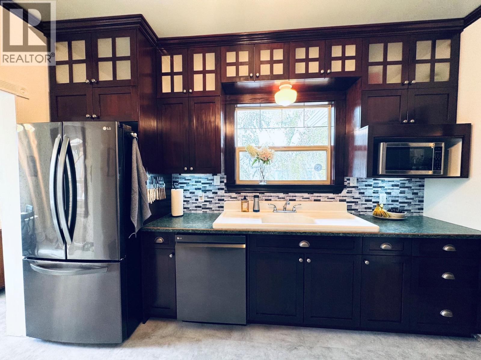 1802 Granite Avenue, Merritt — photo 2