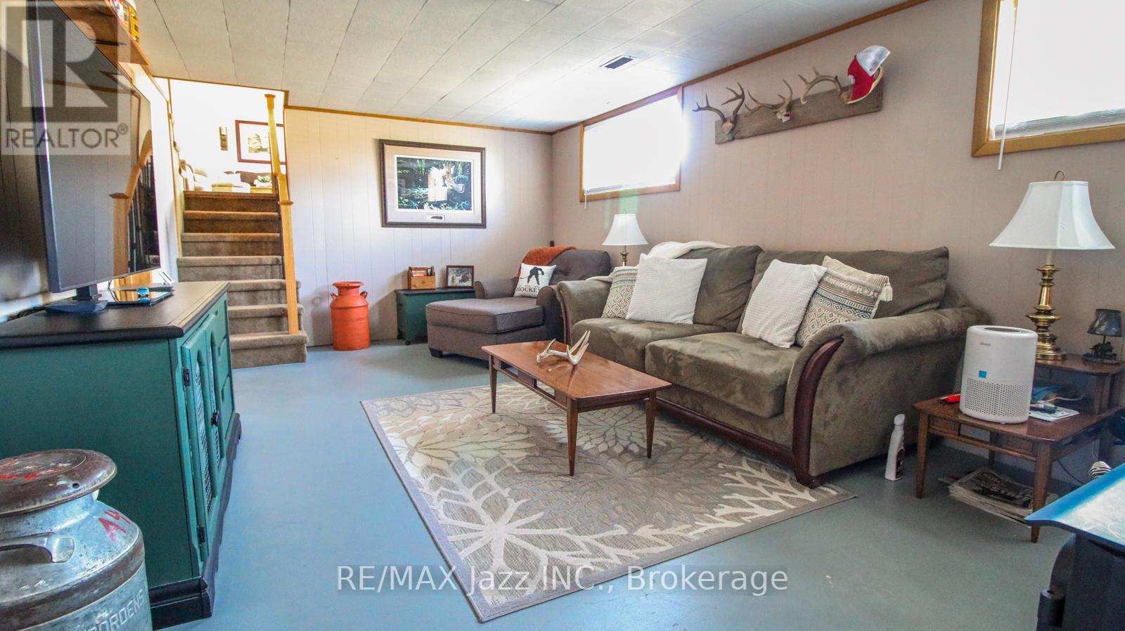 330 NIPIGON STREET - 17