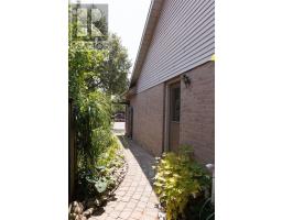 255 Deveron Crescent, London South, ON N5Z4N2 Photo 41