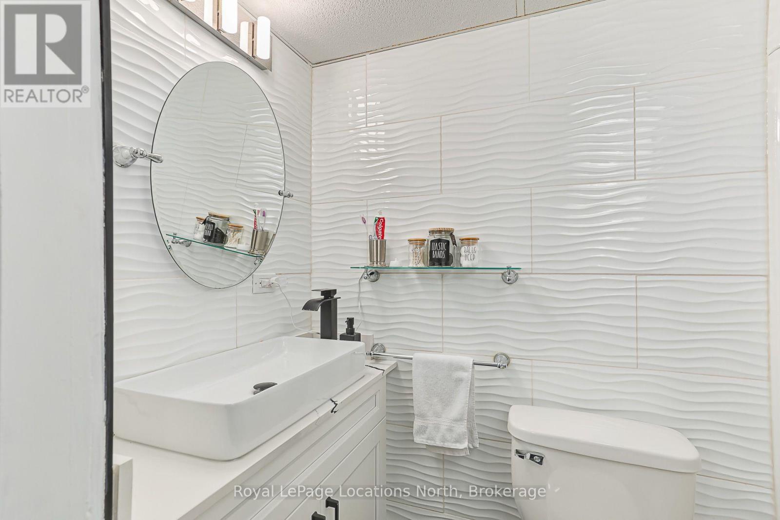 157 WOODLAND PARK ROAD - Image 32