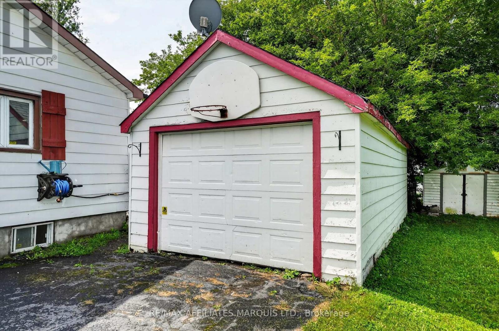 3330 POIRIER AVENUE - Image 28