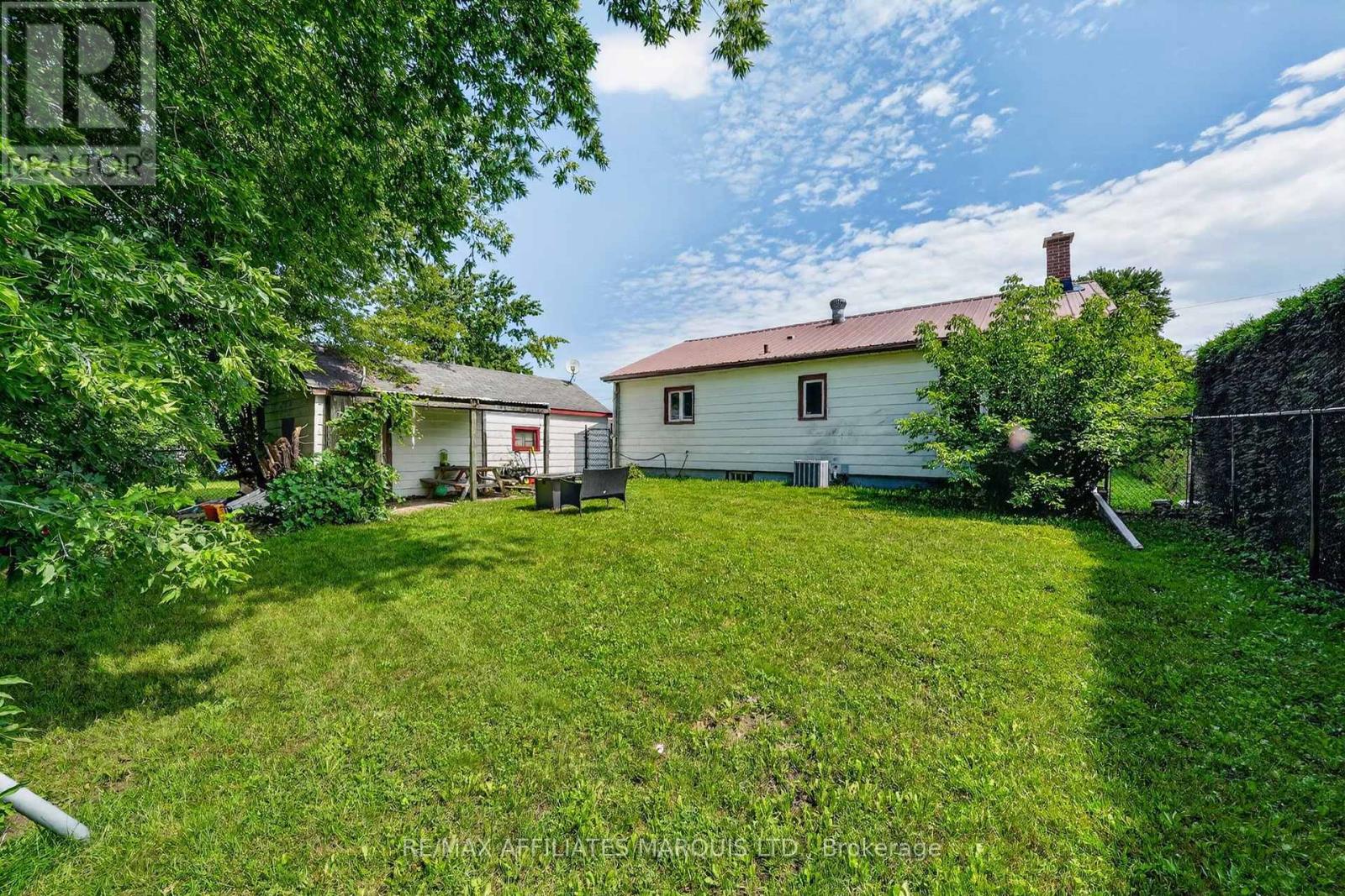 3330 POIRIER AVENUE - 31