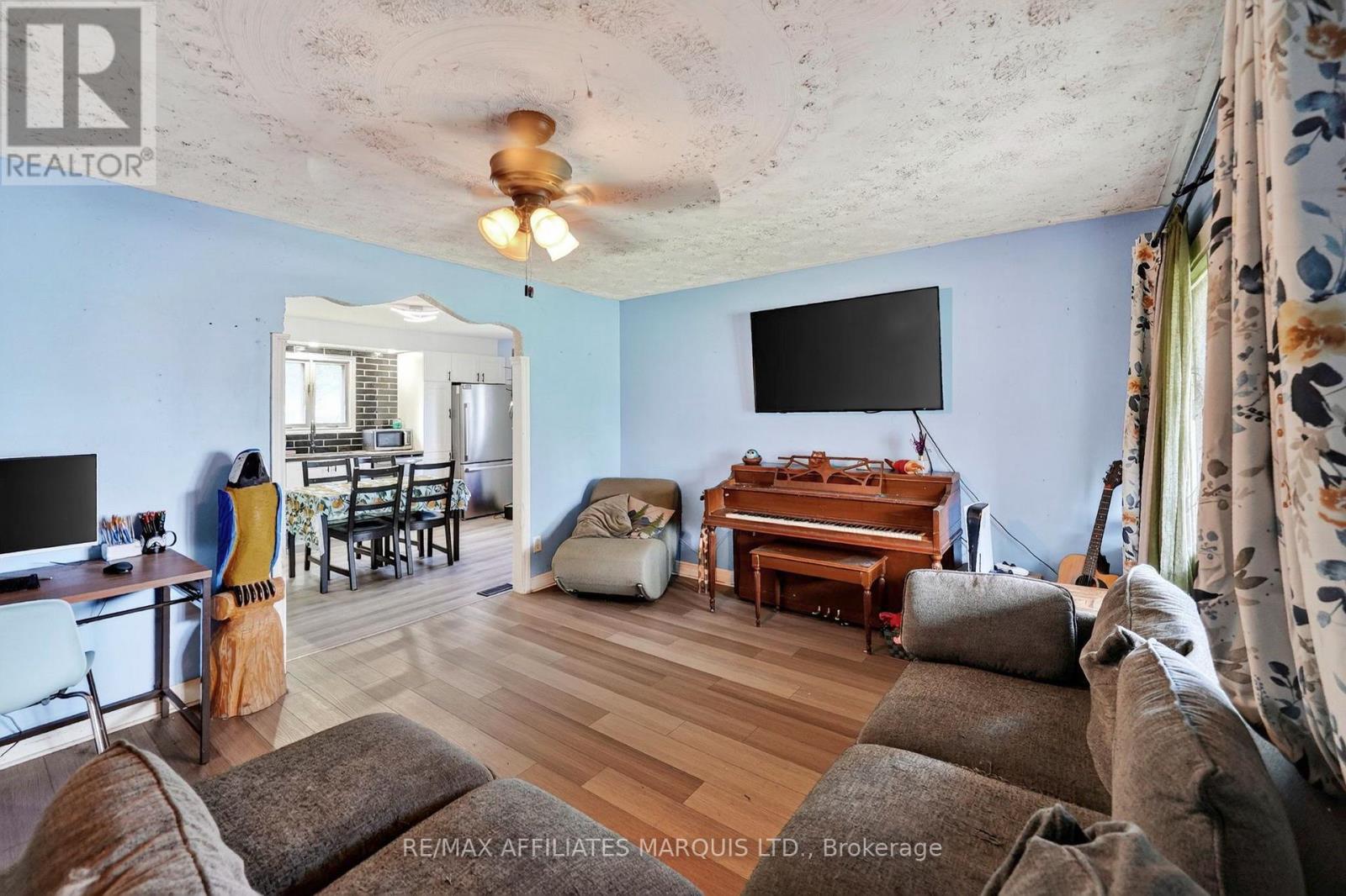 3330 POIRIER AVENUE - 9