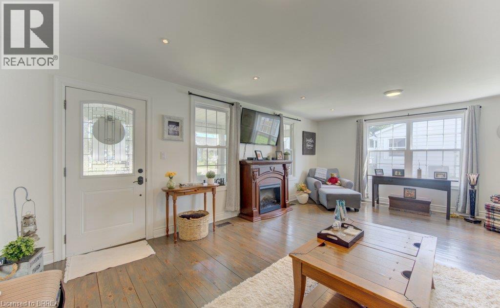 4 WELLINGTON Street - 11