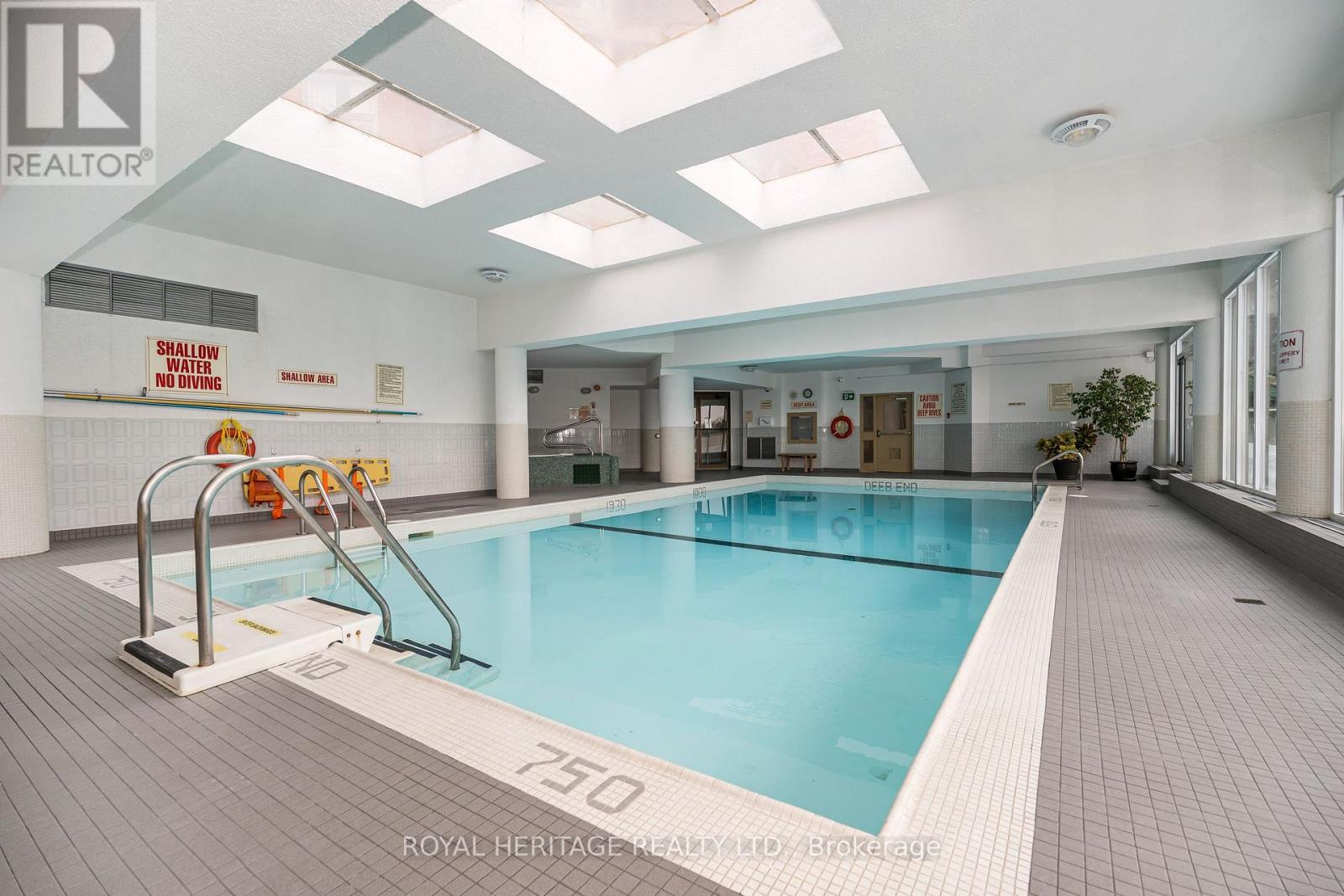 #313 10 DEAN PARK ROAD - 20
