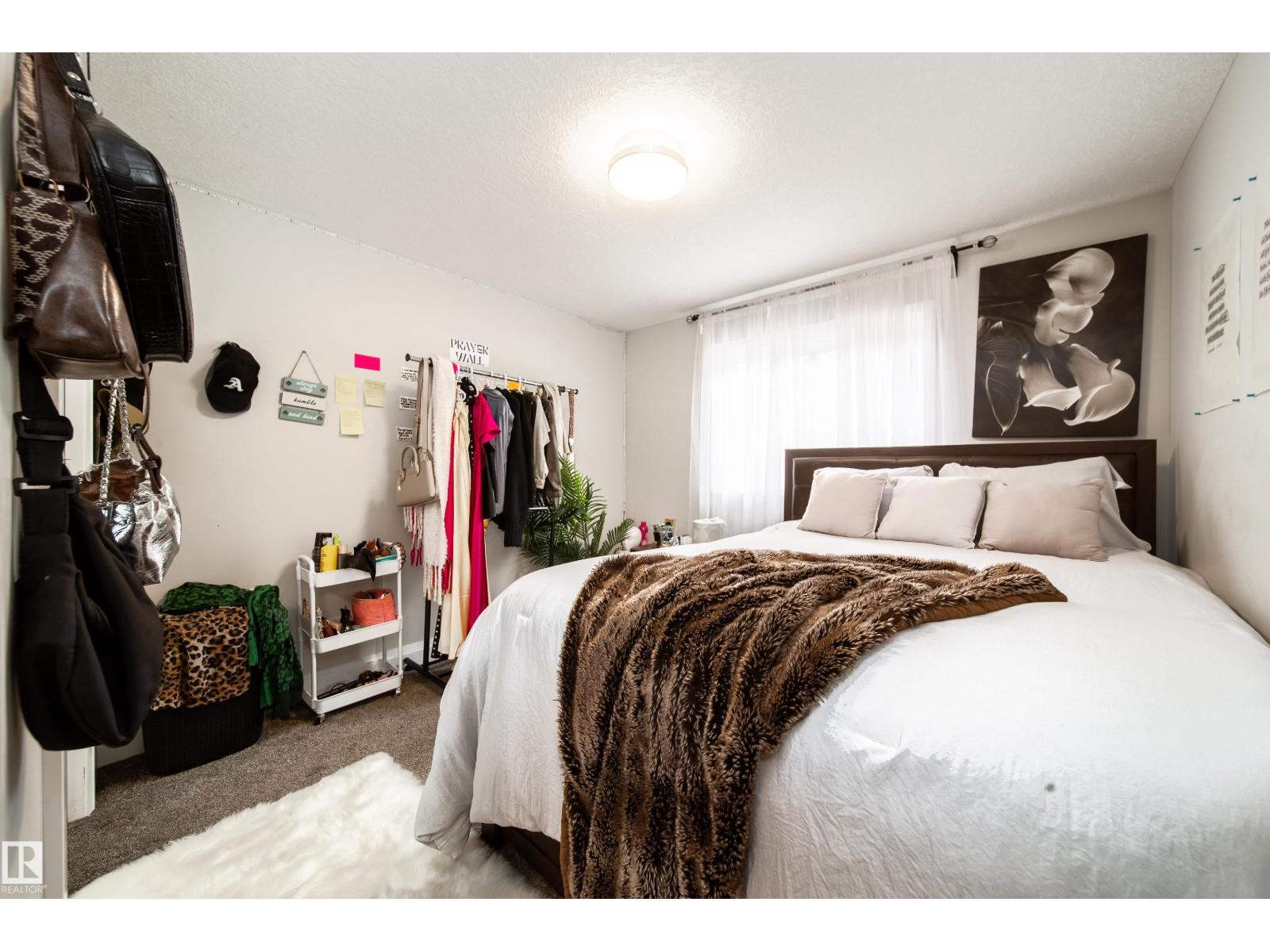 6217 167A avenue NW - 32