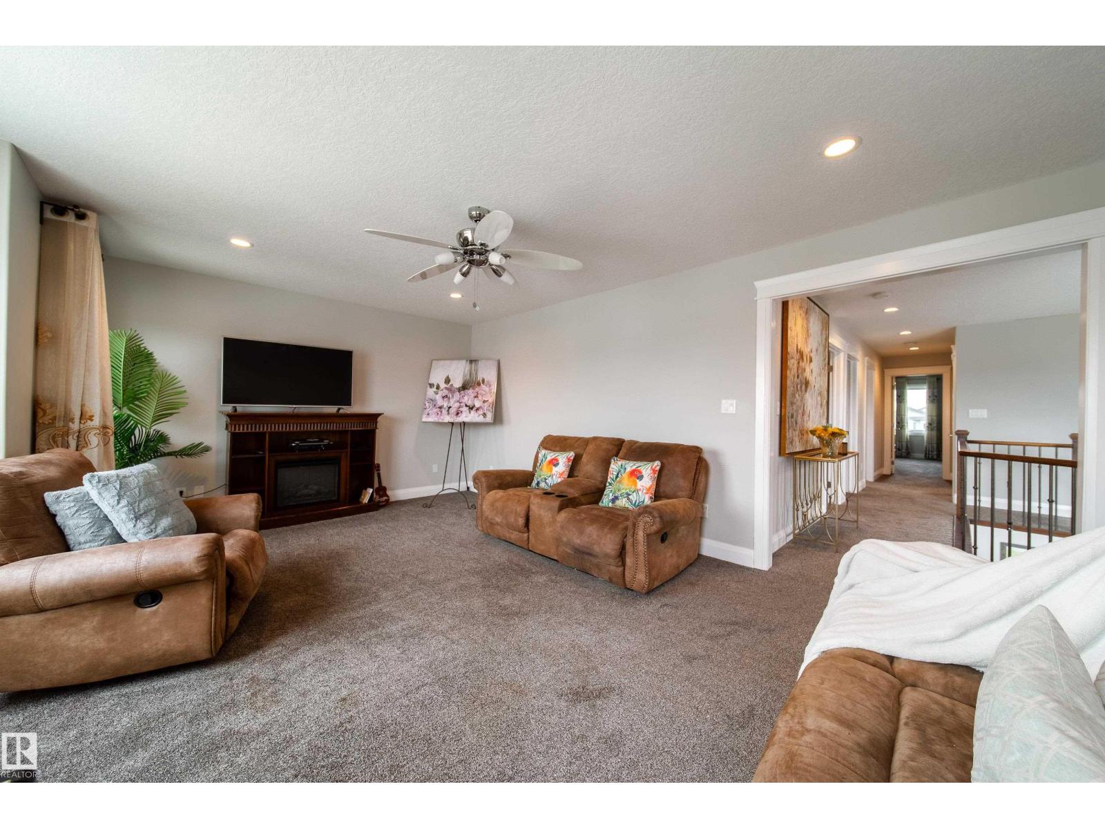 6217 167A avenue NW - 35