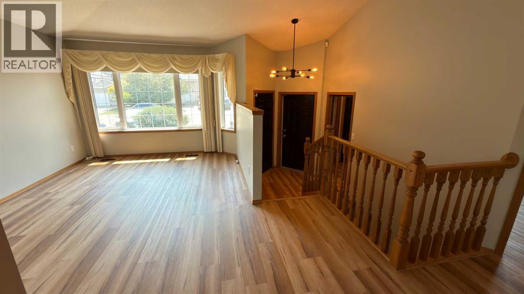 47 Chilcotin Crescent W - 2