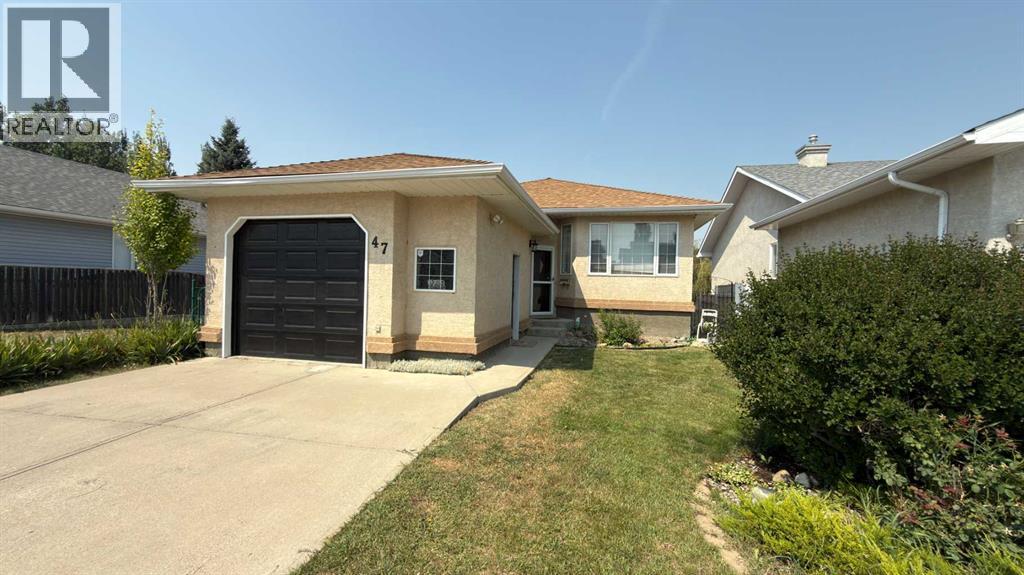 47 Chilcotin Crescent W - 1