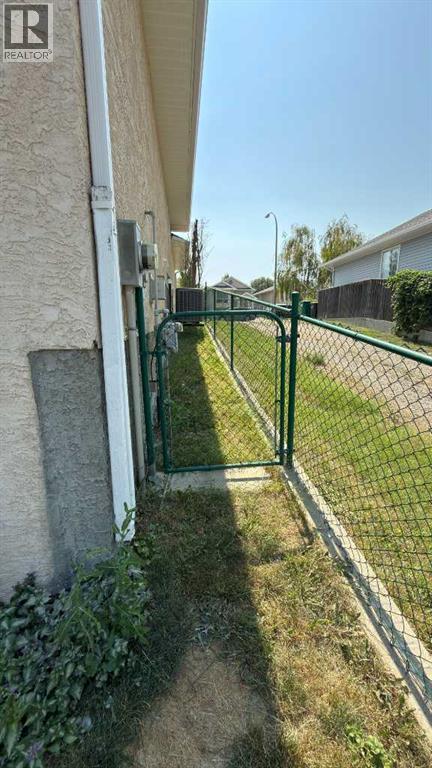 47 Chilcotin Crescent W - 30