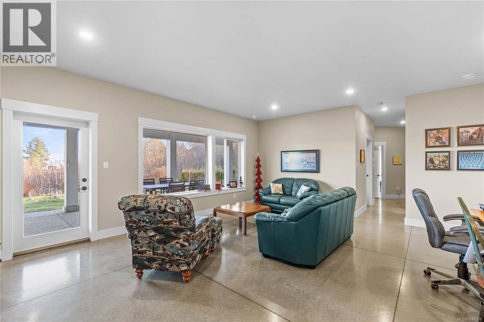 2580 Ingram Rd E - Image 20